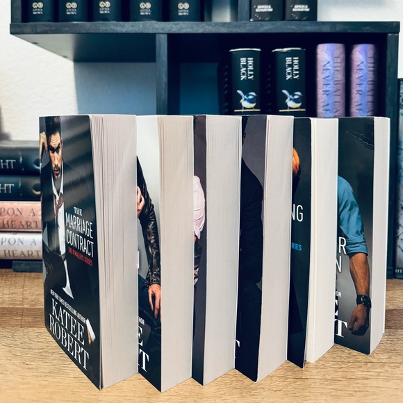 OOP / OG The O’Malleys Series by Katee Robert - Picture 2 of 11